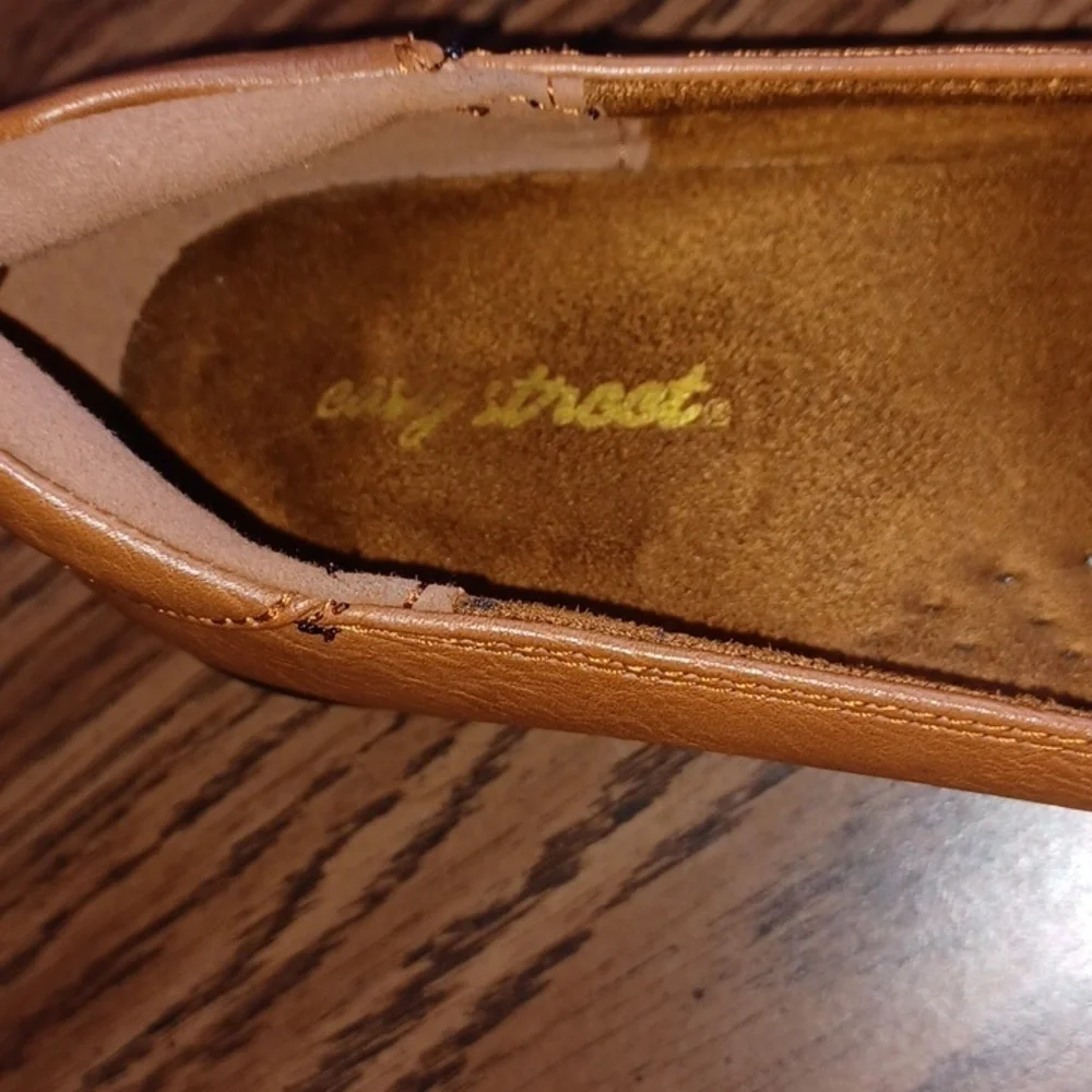 EASY street 9W woman's Brown Flats
